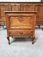 Louis XV Stijl kast op de wielen. Het kan geleverd worden., Ophalen, Gebruikt, Eikenhout, 50 tot 100 cm