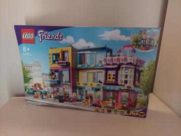 Lego Friends 41704 Main Street Building - Hoofdstratengebouw beschikbaar voor biedingen
