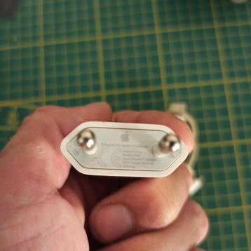 Apple original charger beschikbaar voor biedingen