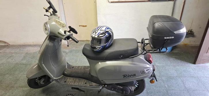 Scooter btc RIVA, Fietsen en Brommers, Scooters | Vespa, Gebruikt, Overige modellen, Klasse A (25 km/u), Benzine, Ophalen