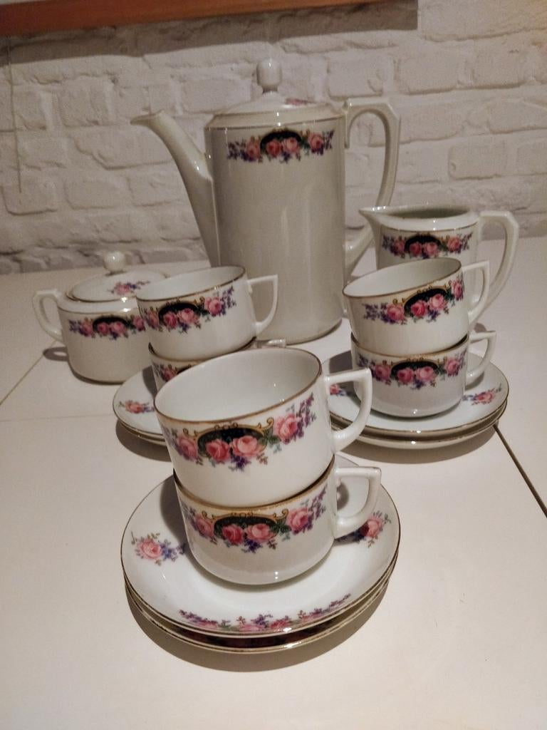 Heel mooi servies is volledig intact, Enlèvement