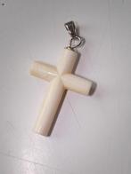 Mooi klein handgesneden kruisje - hangertje, Ophalen of Verzenden