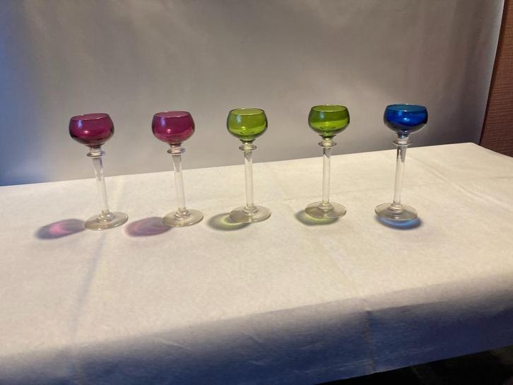 Antieke gekleurde borrelglaasjes, Antiek en Kunst, Antiek | Glaswerk en Kristal, Ophalen
