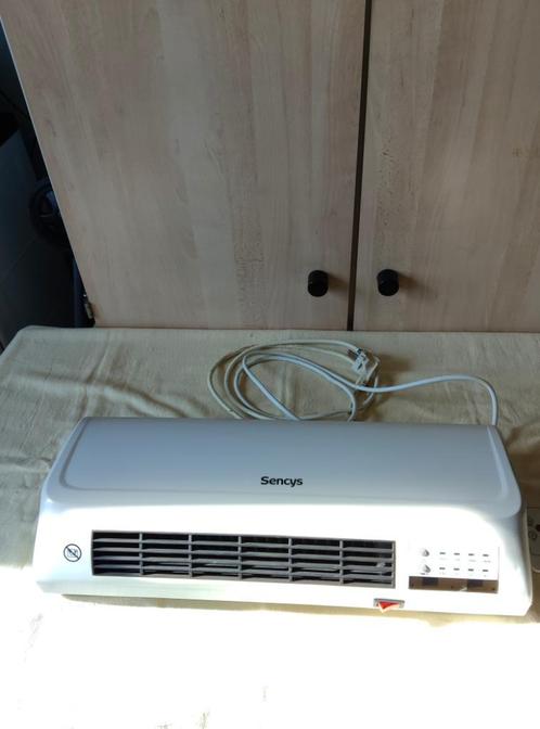 Convecteur murale, Doe-het-zelf en Bouw, Verwarming en Radiatoren, Zo goed als nieuw, Radiator, 800 watt of meer, Minder dan 30 cm