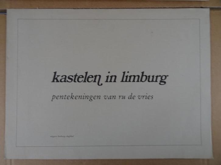 Kastelen in Limburg Ru de Vries Pentekening gedrukt 4x 1977, Antiek en Kunst, Kunst | Tekeningen en Fotografie, Ophalen of Verzenden