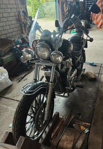 Suzuki  Intruder VS 700 beschikbaar voor biedingen