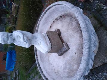 Beeld - fontein - bloemencoupe beschikbaar voor biedingen