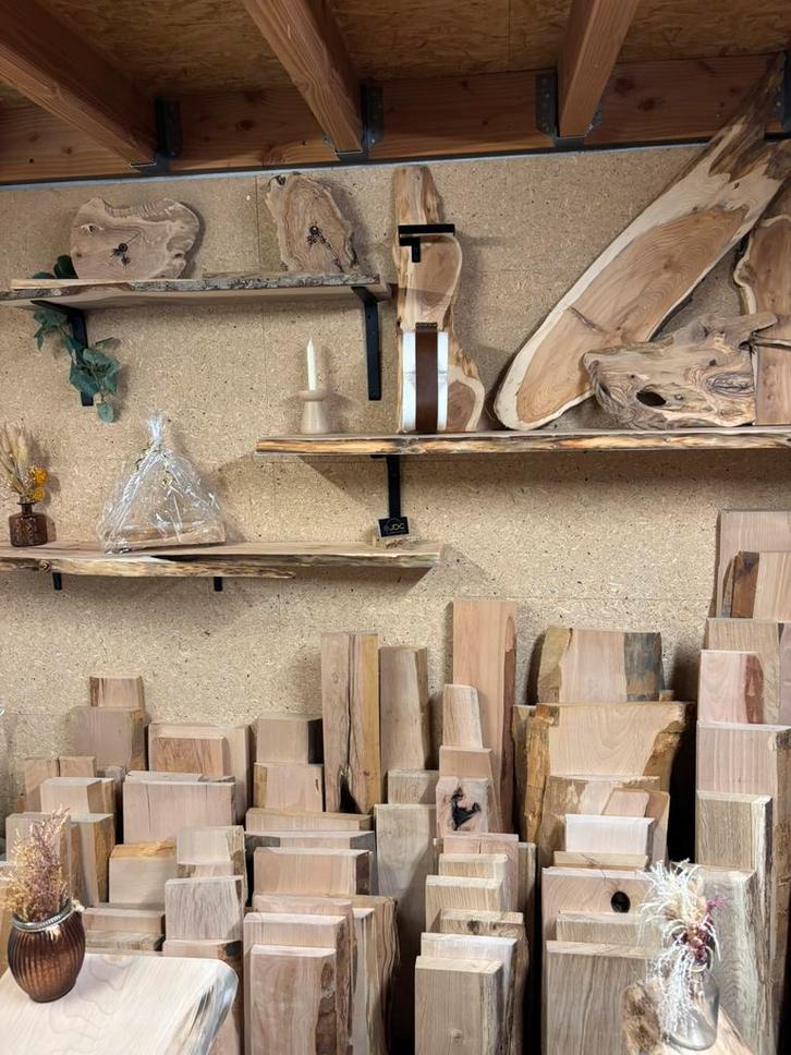 Boomstam planken, Doe-het-zelf en Bouw, Hout en Planken, Zo goed als nieuw, Ophalen