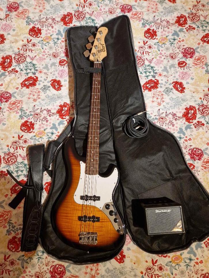 Basgitaar Cort GB24JJ + Blackstar Fly 3 Bass + gigbag, Muziek en Instrumenten, Snaarinstrumenten | Gitaren | Bas, Zo goed als nieuw
