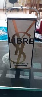 Yves Saint Laurent le parfum, Enlèvement