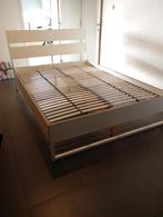 Lit 2 personne, plus Sommier a lattes et matelas, 210 cm, Tweepersoons, Zo goed als nieuw, Bedbodem