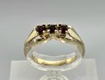 Gouden Vintage ring met edelsteen granaat. 2025/650., Handtassen en Accessoires, Ringen, Verzenden, Met edelsteen, Dame, Rood