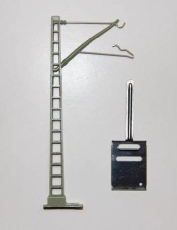 Marklin 7509 HO bovenleidingmast met K-spoor voet (10 stuks) beschikbaar voor biedingen