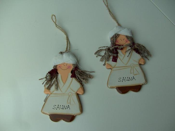 DAME IN BADJAS MET OPSCHIFT SAUNA HOUT NIEUW, Huis en Inrichting, Woonaccessoires | Wanddecoraties, Nieuw, Ophalen of Verzenden