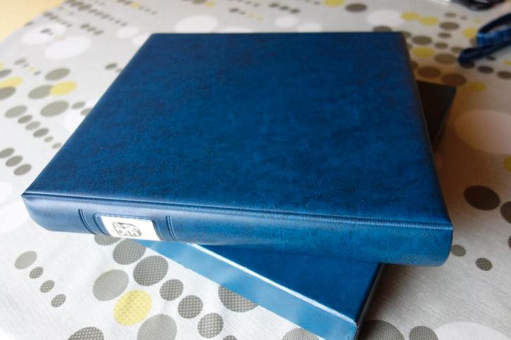 LINDNER ALBUMS MET CASSETTE IN NIEUW STAAT * BLAUW ZIE FOTO, Postzegels en Munten, Postzegels | Toebehoren, Verzamelalbum, Ophalen of Verzenden