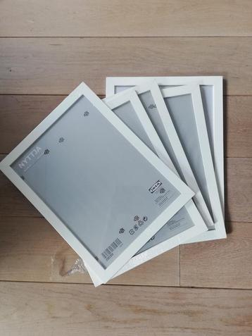 5 nieuwe witte fotokaders - Ikea Nyttja 30x40 beschikbaar voor biedingen