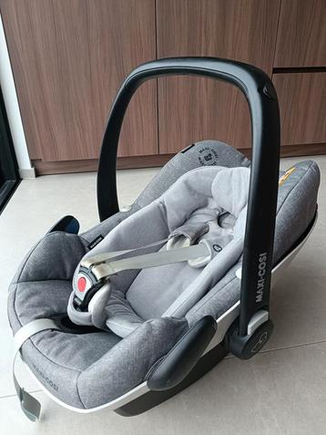 Maxi-Cosi Pebble Plus Soft Grey beschikbaar voor biedingen