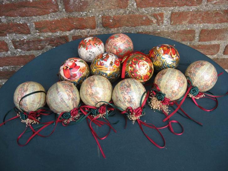 vintage kerstballen in papier maché, Antiek en Kunst, Curiosa en Brocante, Ophalen of Verzenden