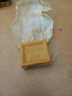 Blocs de savon Sunlight et produit Vim, Enlèvement