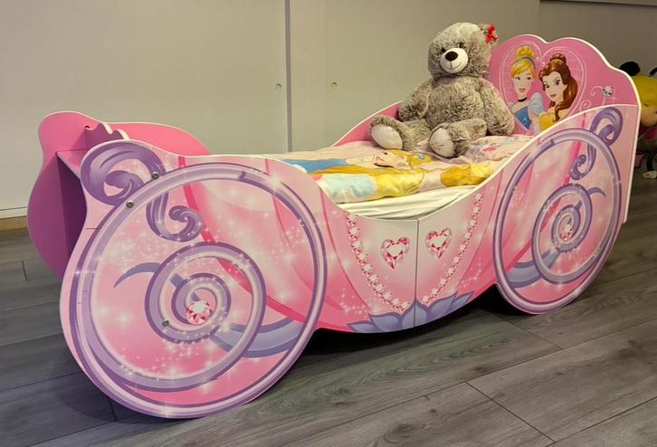 Disney koetsbed, Kinderen en Baby's, Kinderkamer | Bedden, Zo goed als nieuw, Lattenbodem, Ophalen