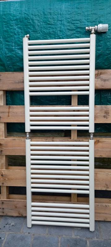 Radiator met thermostatische kraan beschikbaar voor biedingen