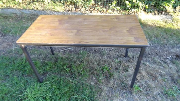 Schoolbank met boekenplank onderin. kan dienen als bureau., Huis en Inrichting, Bureaus, Gebruikt, Bureau, In hoogte verstelbaar