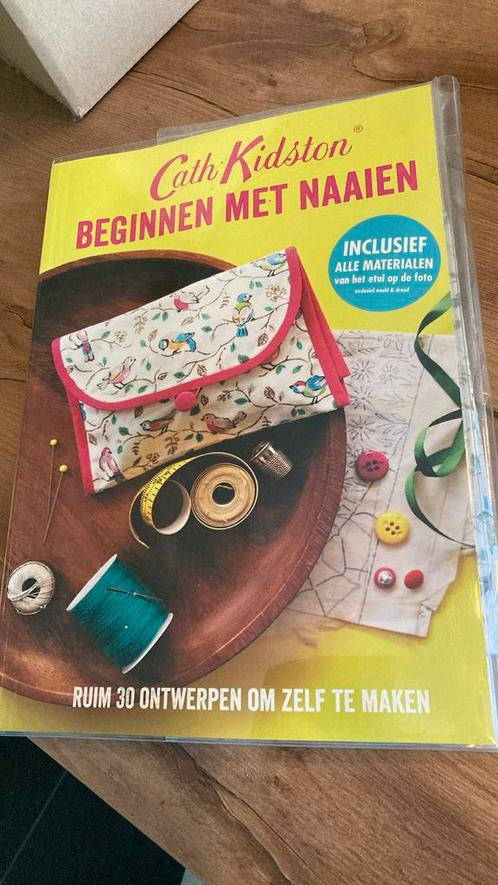 Cath Kidston - Beginnen met naaien, Boeken, Hobby en Vrije tijd, Zo goed als nieuw, Ophalen of Verzenden