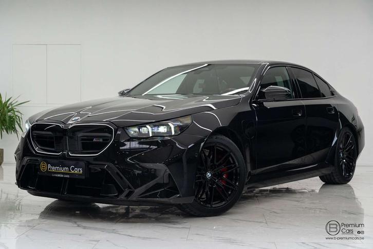 BMW M5 xDrive B&W / HUD / ACC / 360 / Bicolor / Pano, Auto's, BMW, Bedrijf, Te koop, 5 Reeks, 360° camera, 4x4, ABS, Adaptive Cruise Control