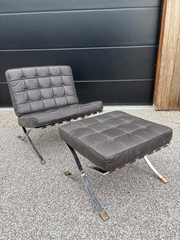 Replica Barcelona chair (met werk aan) beschikbaar voor biedingen