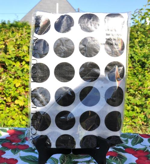 nappe papier plastifier blanche pois noir 150x200 cm, Huis en Inrichting, Tafelkleden, Nieuw, Rechthoek, Binnen, Buiten, Ophalen of Verzenden
