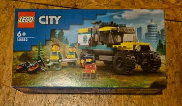 Lego City off road ambulance 