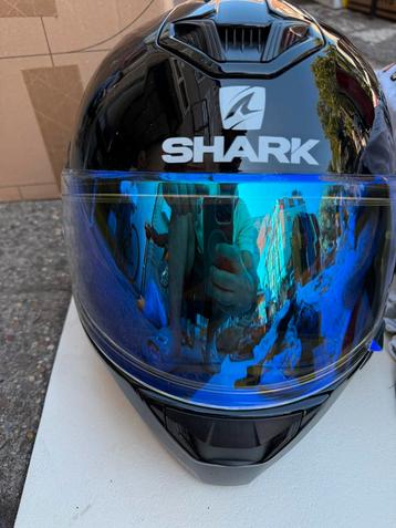 Shark motorhelm supergoede staat beschikbaar voor biedingen