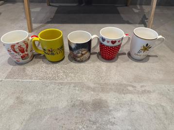 Différents mugs beschikbaar voor biedingen