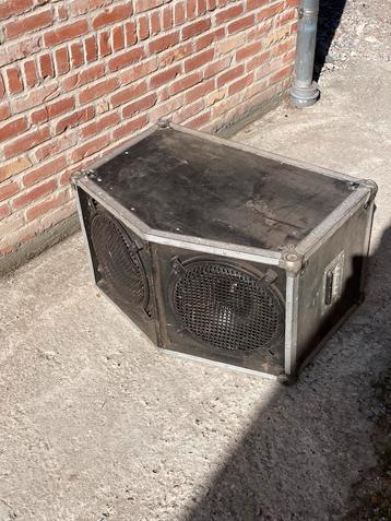 2 stuks boxen beschikbaar voor biedingen