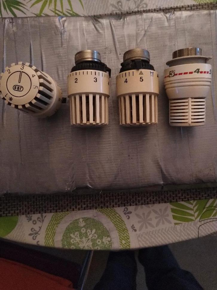 vannes radiateur, Doe-het-zelf en Bouw, Verwarming en Radiatoren, Zo goed als nieuw, Radiator, Ophalen