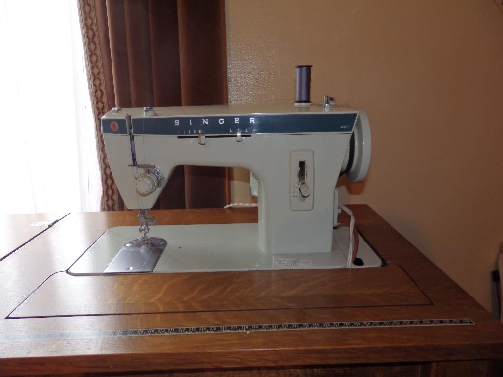 electrische naaimachine, Hobby en Vrije tijd, Overige Hobby en Vrije tijd, Zo goed als nieuw, Ophalen