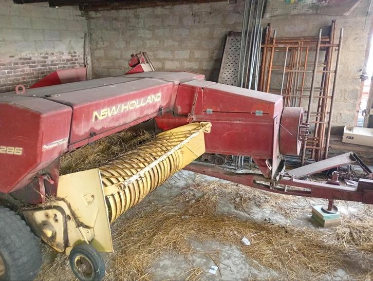 Balloteuse à petit ballots New Holland, Articles professionnels, Agriculture | Tracteurs, New Holland, Enlèvement