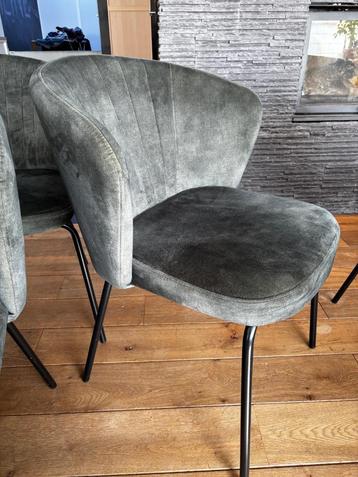 Stoelen  beschikbaar voor biedingen