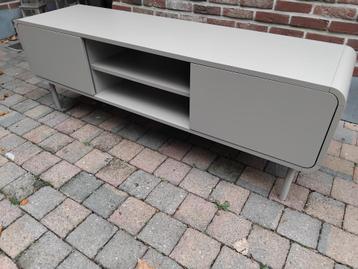 tv meubel + wandkast in zelfde stijl nieuw beschikbaar voor biedingen