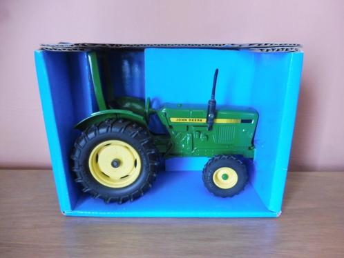 1:16 Ertl 581 John Deere Compact Utility Tractor, Hobby en Vrije tijd, Modelauto's | Overige schalen, Zo goed als nieuw, Tractor of Landbouw