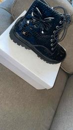 Nieuwe meisjes botjes 1 keer gedragen
Maat 35, Kinderen en Baby's, Babykleding | Schoentjes en Sokjes, Ophalen