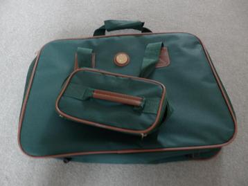 nieuwe reistas met beauty case beschikbaar voor biedingen