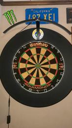 Bloc à fléchettes avec bord protecteur et lampe de jeu, Enlèvement, Comme neuf