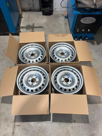 Peugeot partner 2018/2025 15 inch velgen beschikbaar voor biedingen