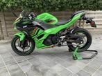 kawasaki ninja 500cc 7/2024 **4km** !!! NIEUW !!!, 2 cilinders, Bedrijf, Sport, Minimaal motorrijbewijs A2