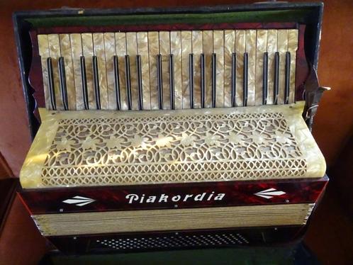 Antiek accordeon Piakordia accordeon Italië zeldzaam 120 bas, Muziek en Instrumenten, Accordeons, Gebruikt, Toetsaccordeon, 120-bas