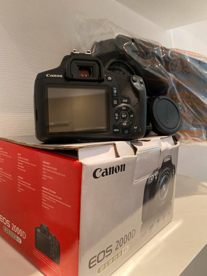 Canon EOS 2000D / 18-55 lens / tas en toebehoren / als nieuw, Audio, Tv en Foto, Fotocamera's Digitaal, Zo goed als nieuw, Spiegelreflex