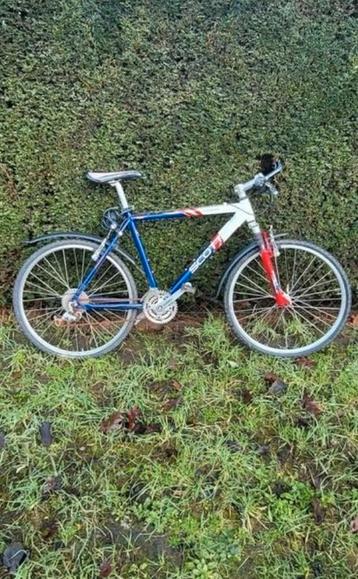 Jongens fiets beschikbaar voor biedingen