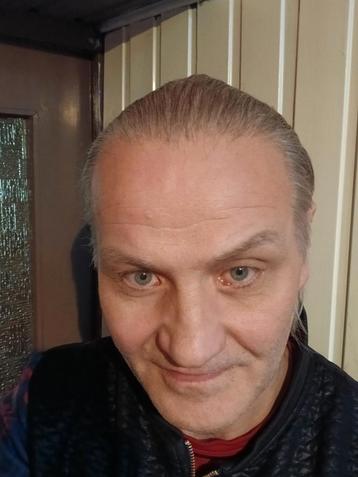 Homme sympha cherche femme sympha!, Contacts & Messages