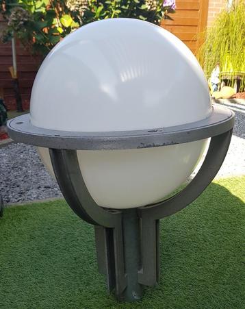 Tuinlampen beschikbaar voor biedingen